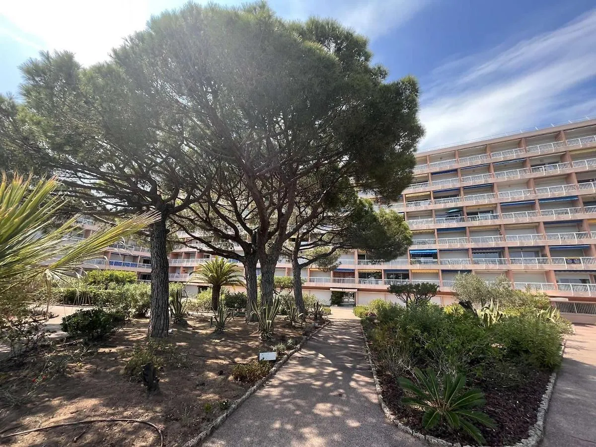 Appartement 2 Pieces Proche Plage Avec Garage, Frejus - Fr-1-226A-167 0*,  France