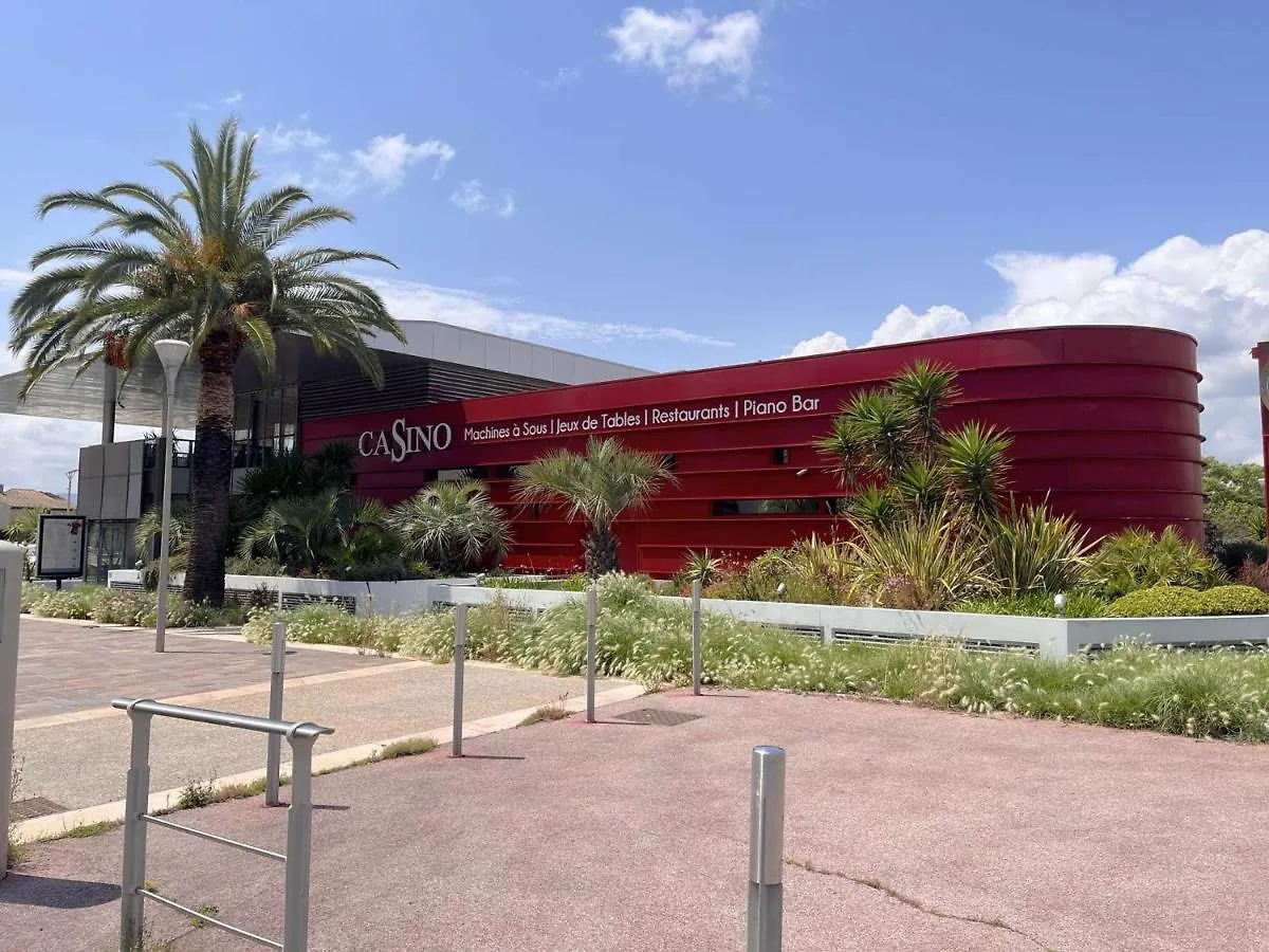 Appartement 2 Pieces Proche Plage Avec Garage, Frejus - Fr-1-226A-167
