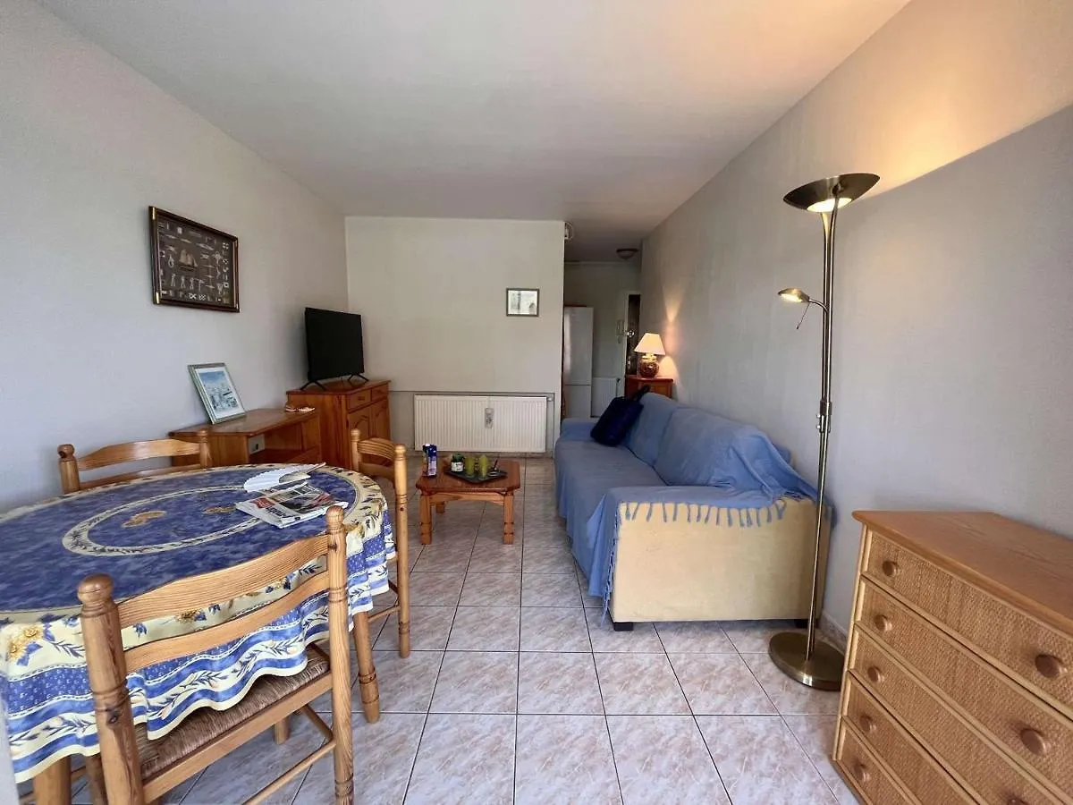 Appartement 2 Pieces Proche Plage Avec Garage, Frejus - Fr-1-226A-167 0*,  France