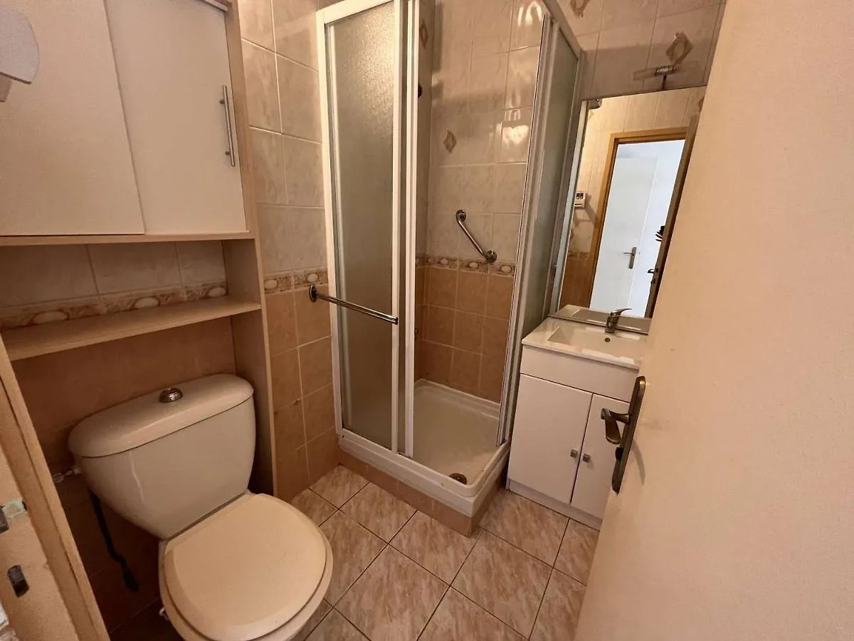 Appartement 2 Pieces Proche Plage Avec Garage, Frejus - Fr-1-226A-167 0*,